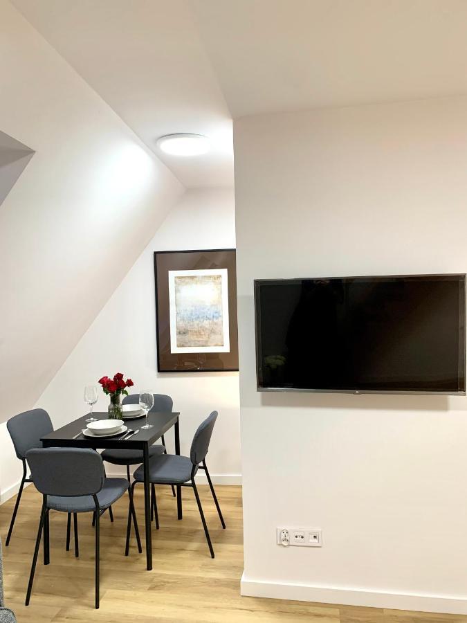 Hotel, Apartament Pod Zlotym Lwem W Samym Centrum Miasta Z Darmowym Parkingiem VII Kłodzko Dış mekan fotoğraf